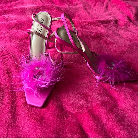 SIMMI London Fuschia Fur Heels ๐ - Picture 2 of 3